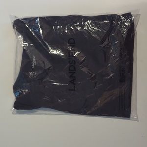 Lands End women's relaxed supma v-neck tee, size large in BlackBerry.